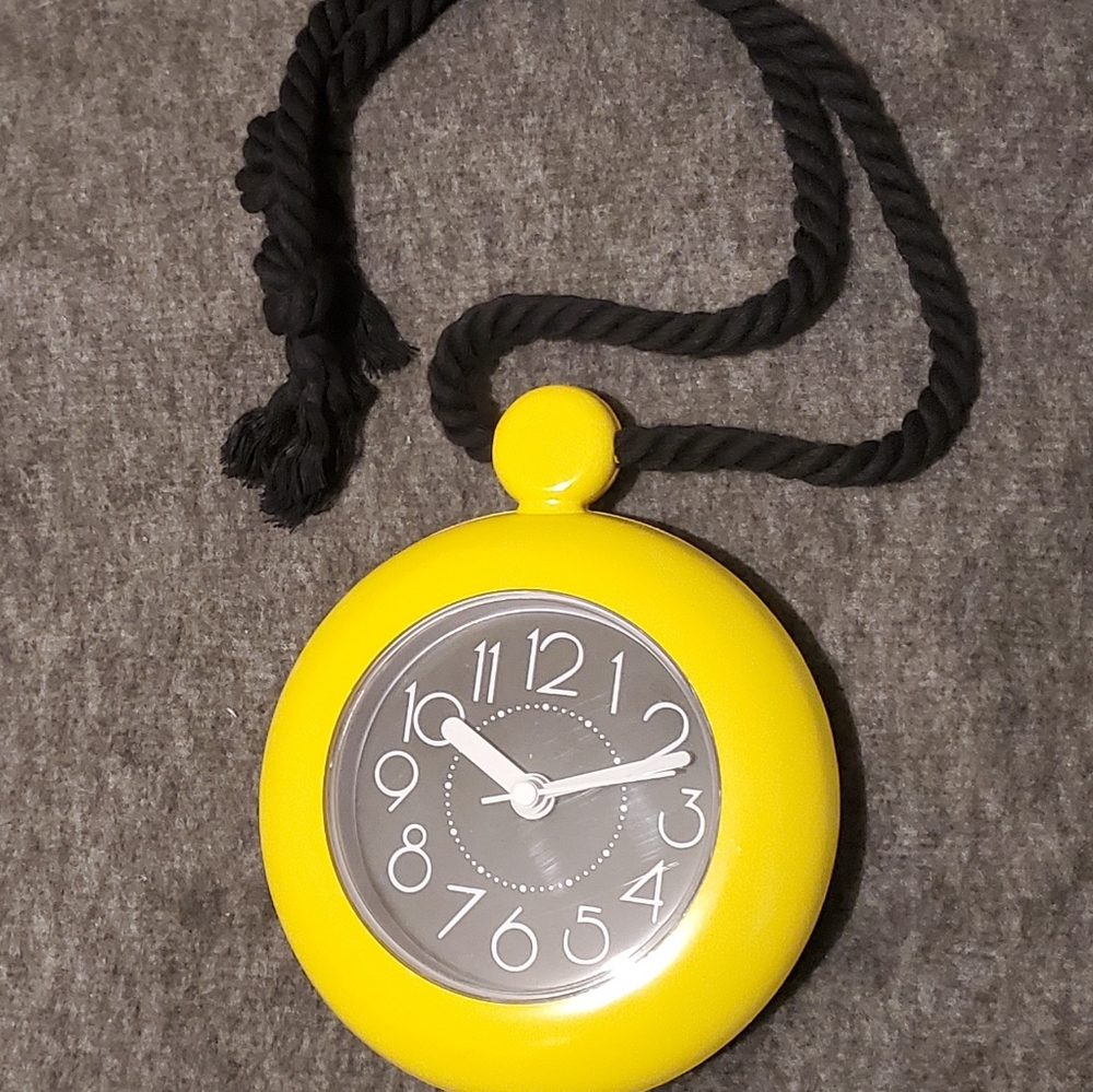 Yello Hip Hop Rope Clock